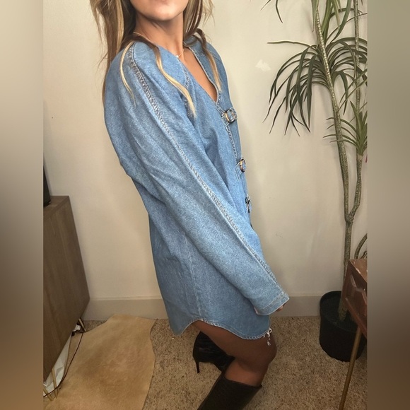 Western denim dress tortoise buckle detail with shoulder pads Large - Picture 8 of 10